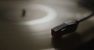 La Resonancia del Espacio: Cómo la Música Da Forma a tu Hogar