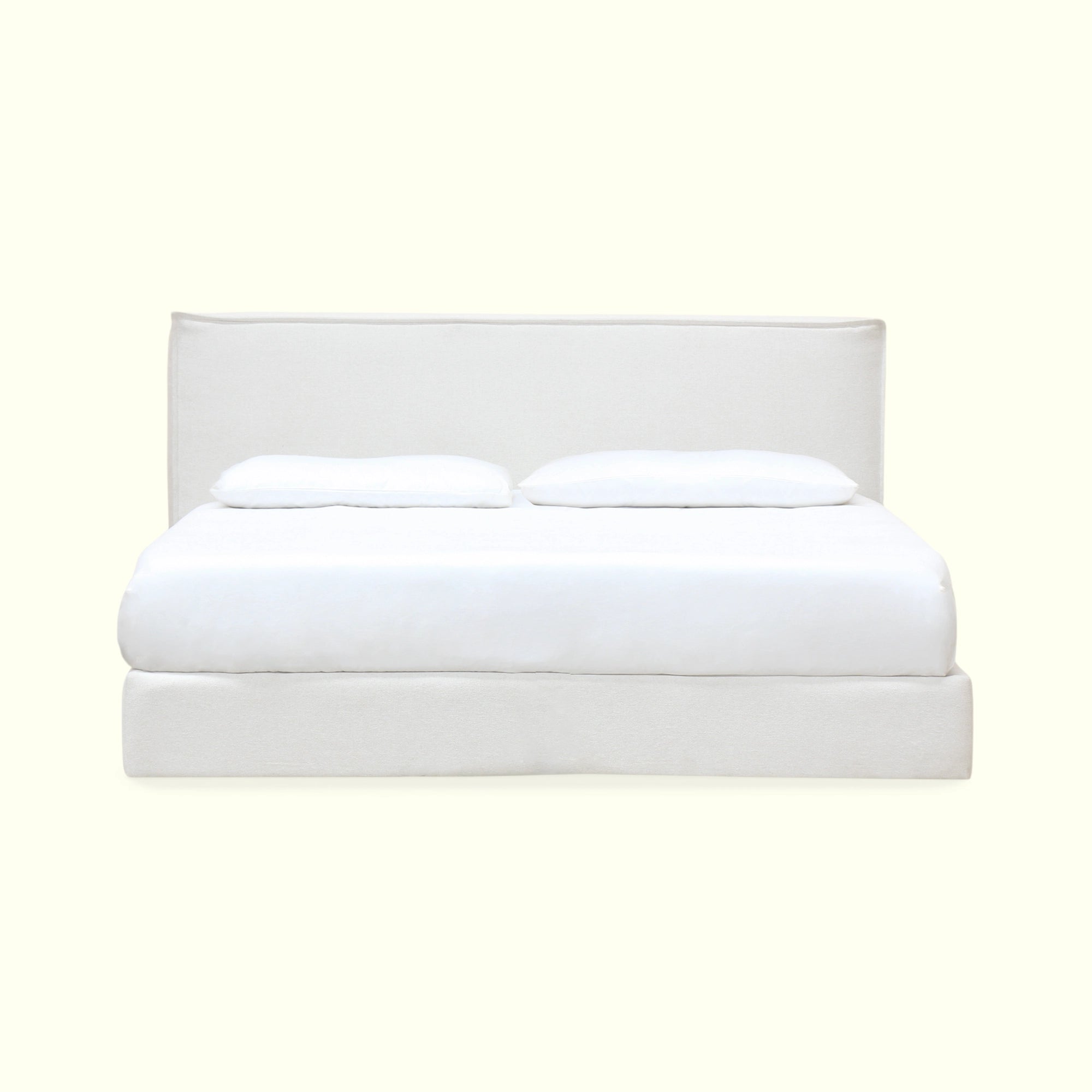 Cama Moore