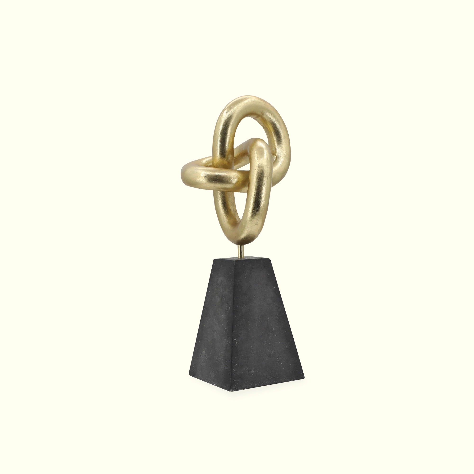 Escultura Decorativa de Nudo Dorado en Base de Resina