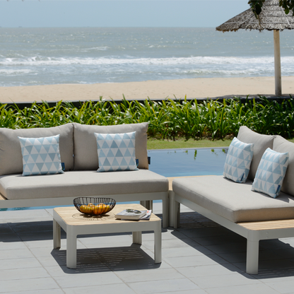 Sala En Escuadra Con Mesa De Centro Portals