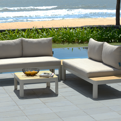 Sala En Escuadra Con Mesa De Centro Portals